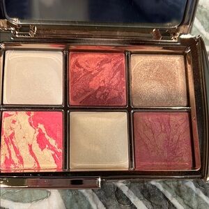 Hourglass pallette